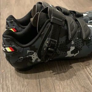 Cycling shoes